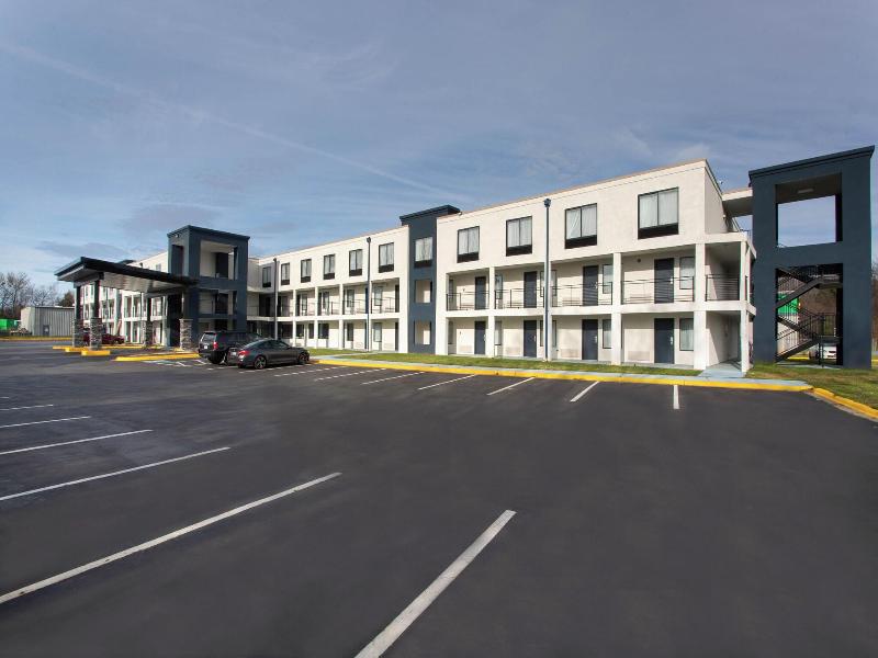 Baymont by Wyndham Charlotte University