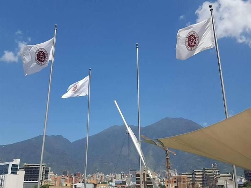 Paseo Las Mercedes Caracas image