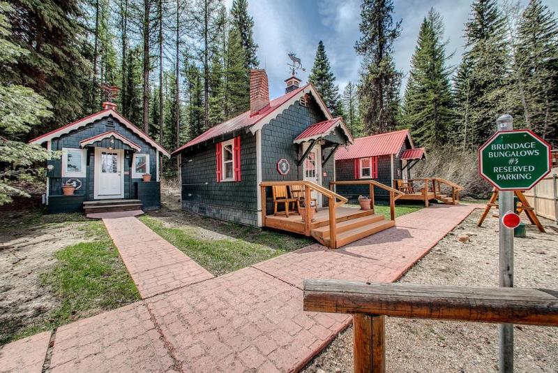 Brundage Bungalows image