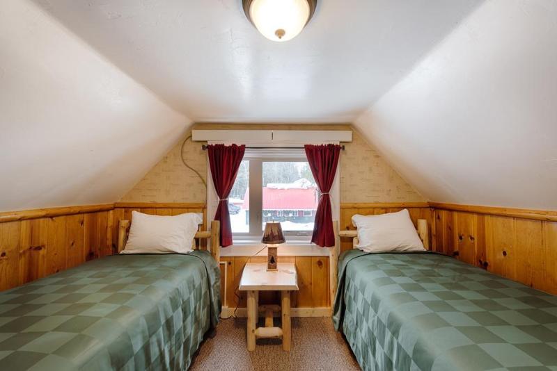 Brundage Bungalows image