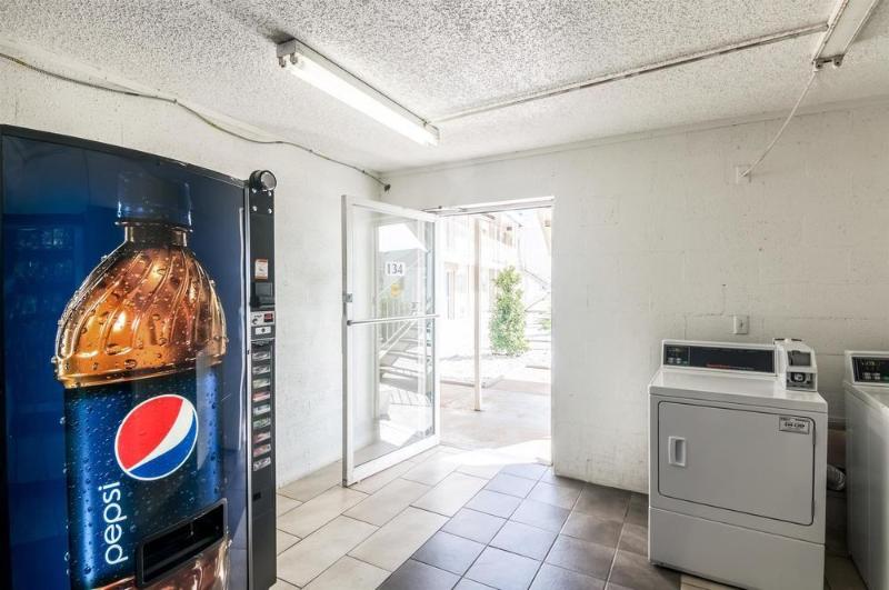 Motel 6 Clinton OK image