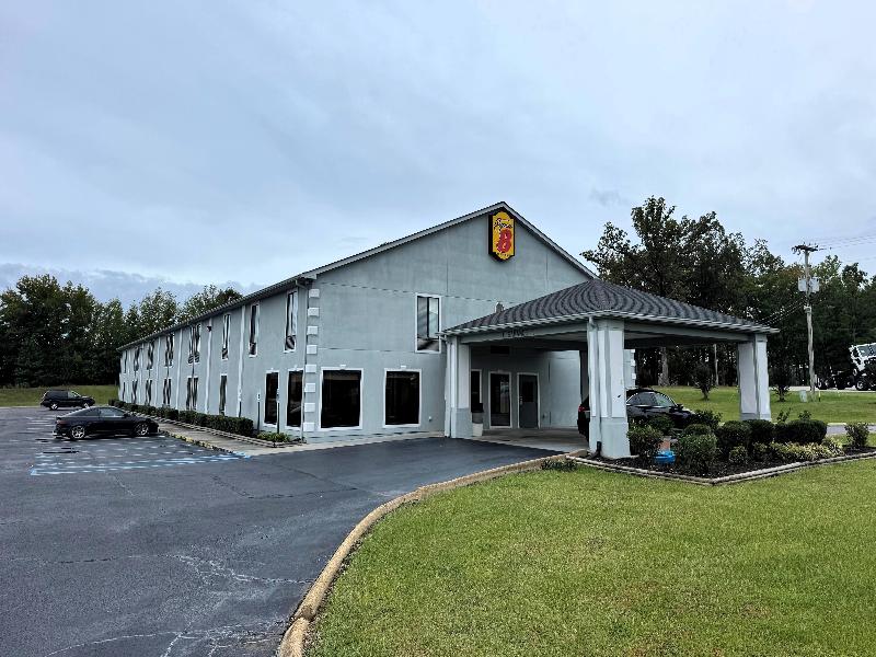 Super 8 by Wyndham Booneville — general view