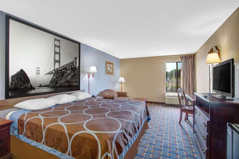 Super 8 by Wyndham Booneville image