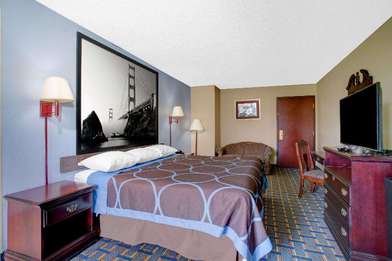 Super 8 by Wyndham Booneville image