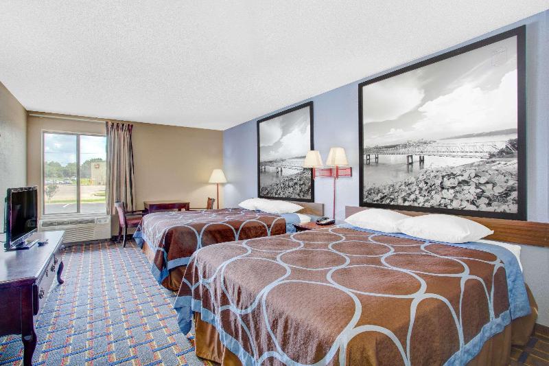Super 8 by Wyndham Booneville image