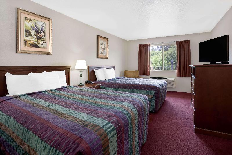 Days Inn by Wyndham Port Angeles image