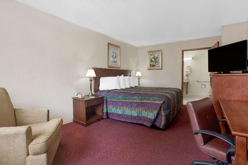 Days Inn by Wyndham Port Angeles image