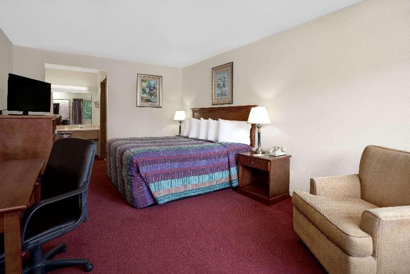 Days Inn by Wyndham Port Angeles image