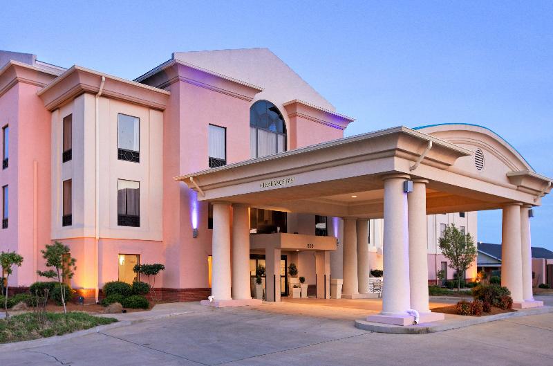 Holiday Inn Express & Suites Cleveland image