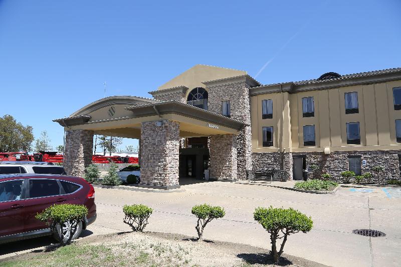 Holiday Inn Express & Suites Cleveland image