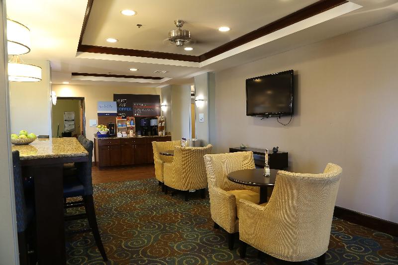 Holiday Inn Express & Suites Cleveland image