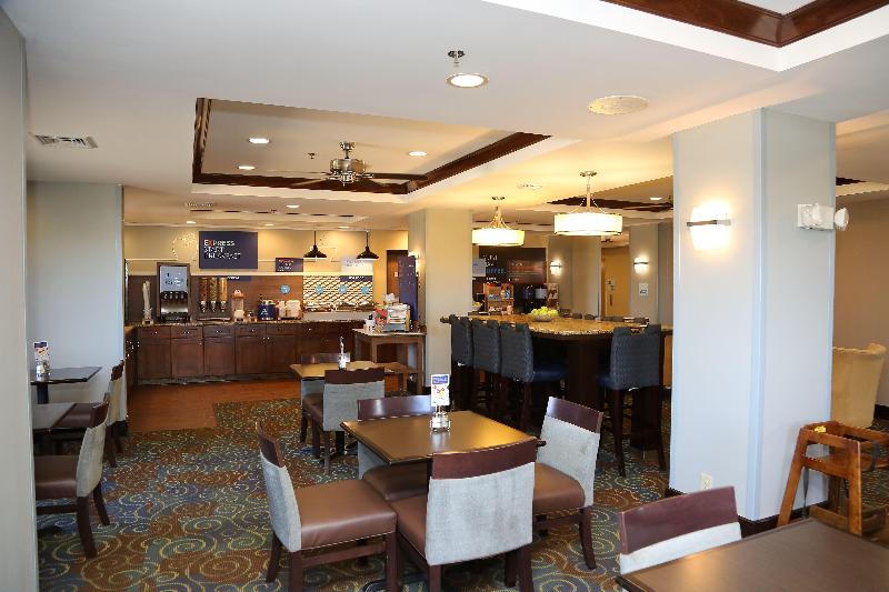 Holiday Inn Express & Suites Cleveland image