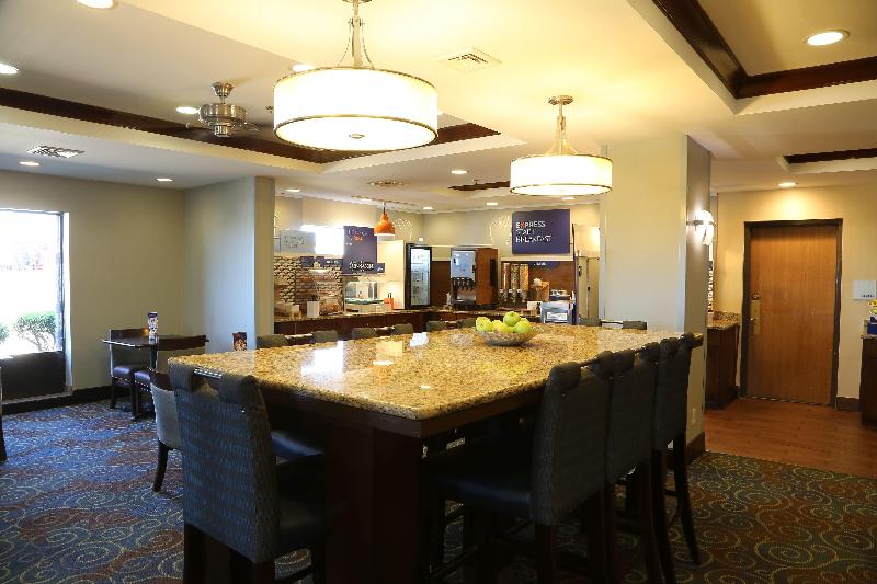 Holiday Inn Express & Suites Cleveland image