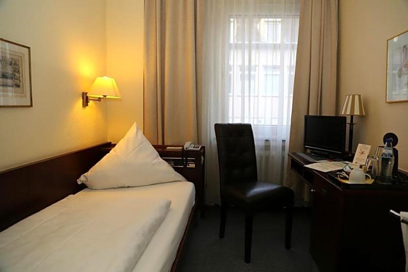 Hotel garni Löhndorf image
