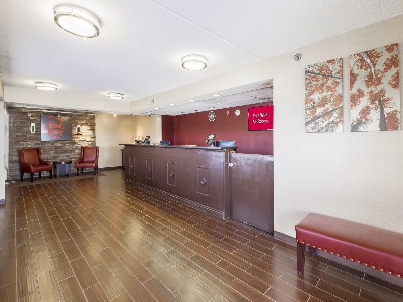 Red Roof Inn Cincinnati - Sharonville image