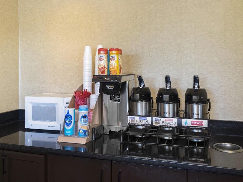Red Roof Inn Cincinnati - Sharonville image