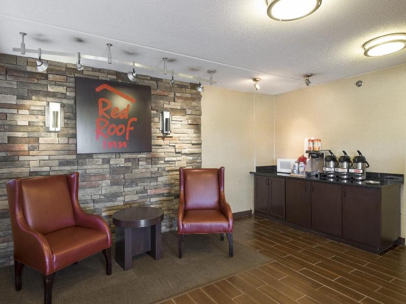 Red Roof Inn Cincinnati - Sharonville image