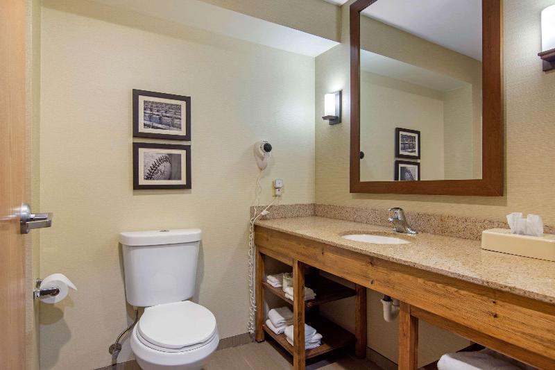 Comfort Inn & Suites Milford / Cooperstown image