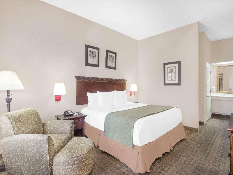 DOUBLE Accessible KING SIZE BED