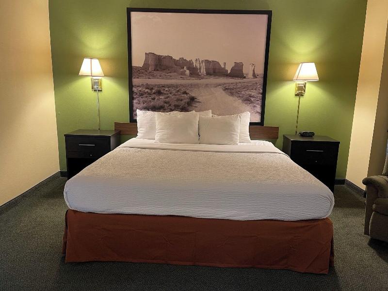 Super 8 By Wyndham Colby image