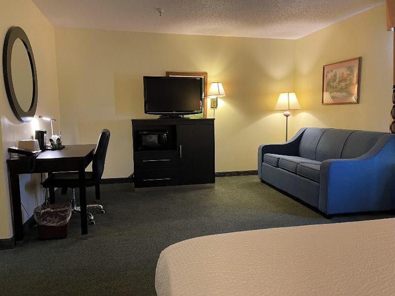 Super 8 By Wyndham Colby image