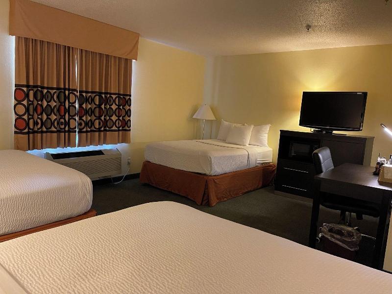 Super 8 By Wyndham Colby image