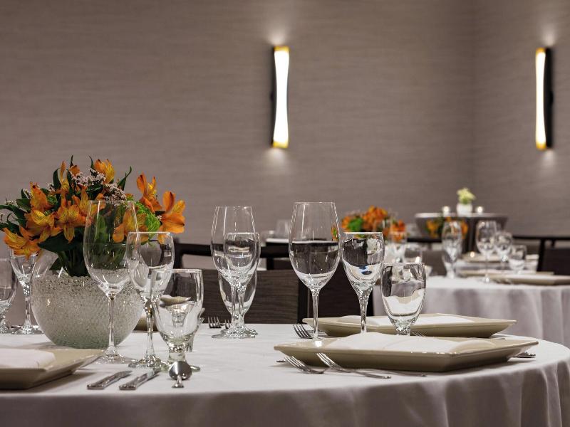 Sheraton Charlotte Airport Hotel image