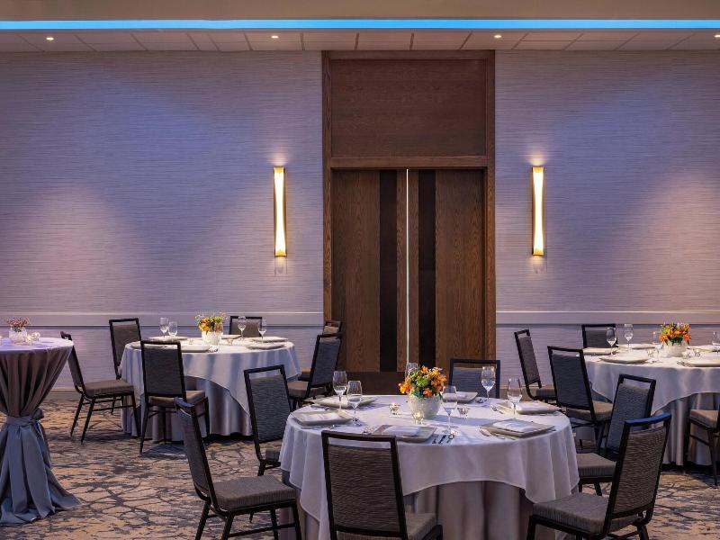 Sheraton Charlotte Airport Hotel image