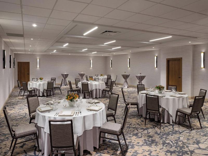 Sheraton Charlotte Airport Hotel image