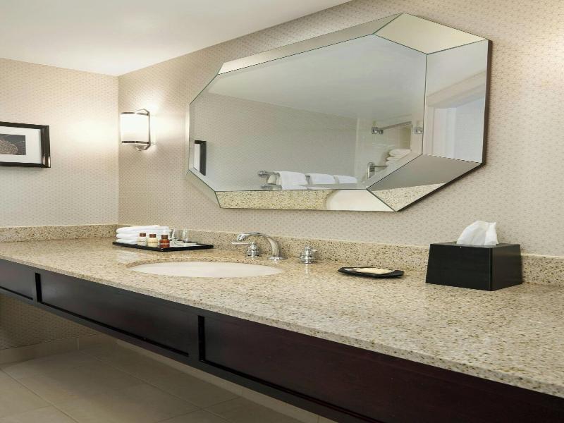 Sheraton Charlotte Airport Hotel image
