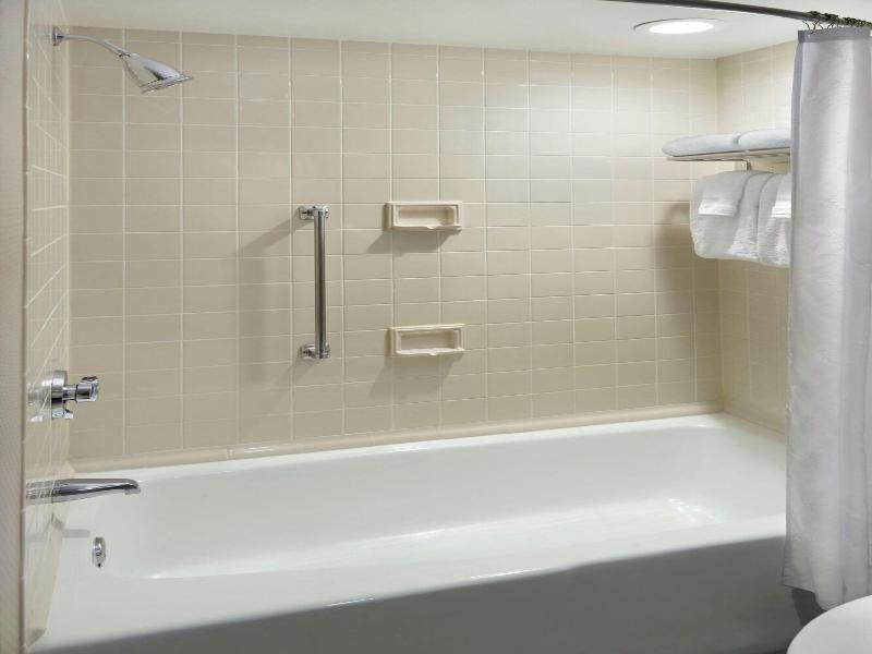 Sheraton Charlotte Airport Hotel image