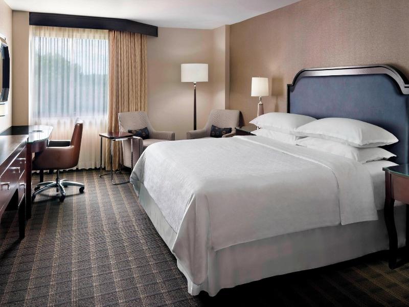 Sheraton Charlotte Airport Hotel image