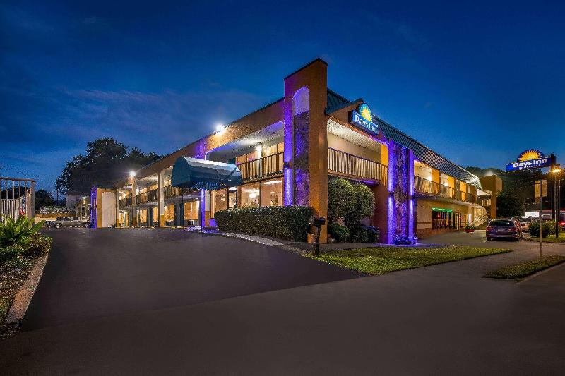 Days Inn by Wyndham Clayton image