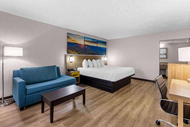 Days Inn by Wyndham Clayton image