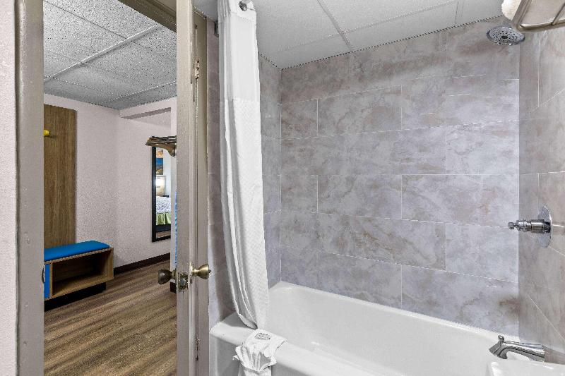 Days Inn by Wyndham Clayton image