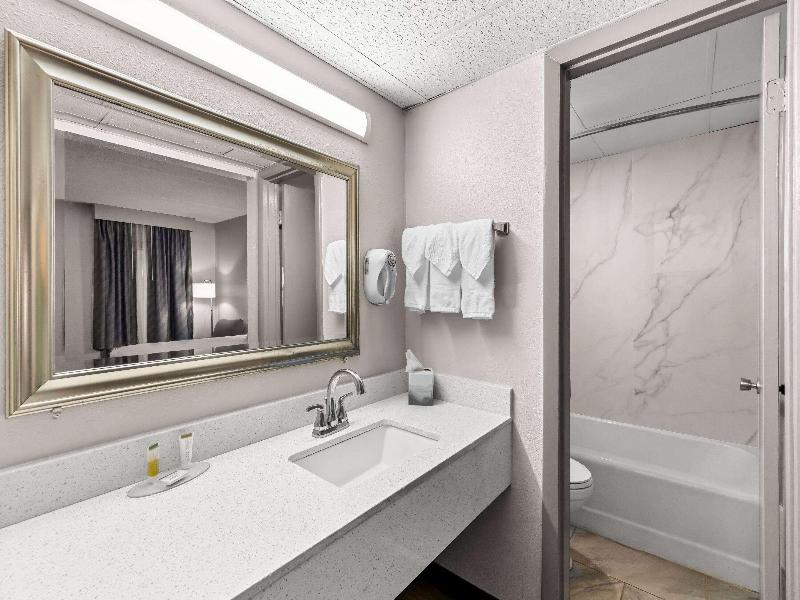 Days Inn by Wyndham Clayton image