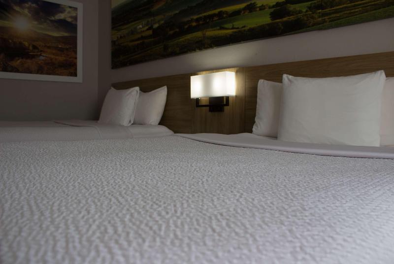 Days Inn by Wyndham Colby image