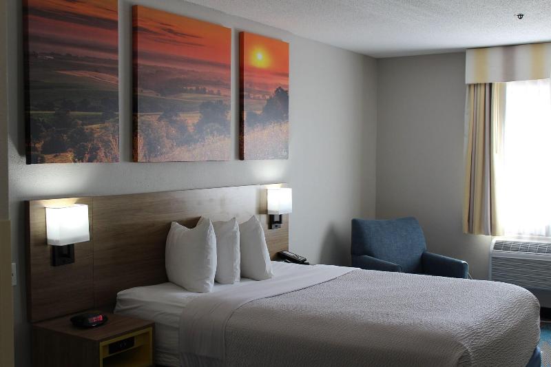 Days Inn by Wyndham Colby image