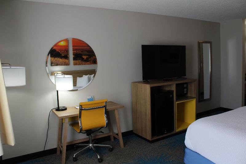 Days Inn by Wyndham Colby image