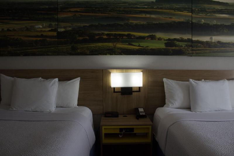 Days Inn by Wyndham Colby image