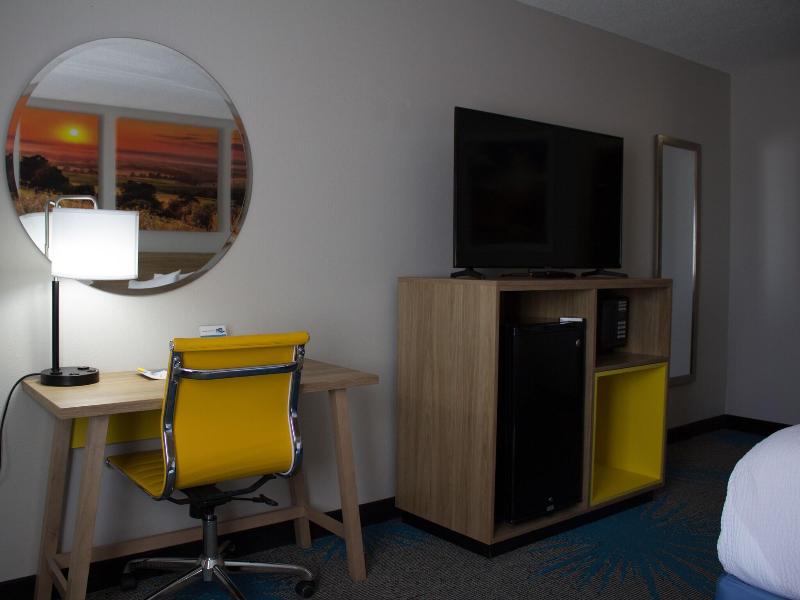 Days Inn by Wyndham Colby image