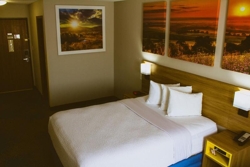 Days Inn by Wyndham Colby image