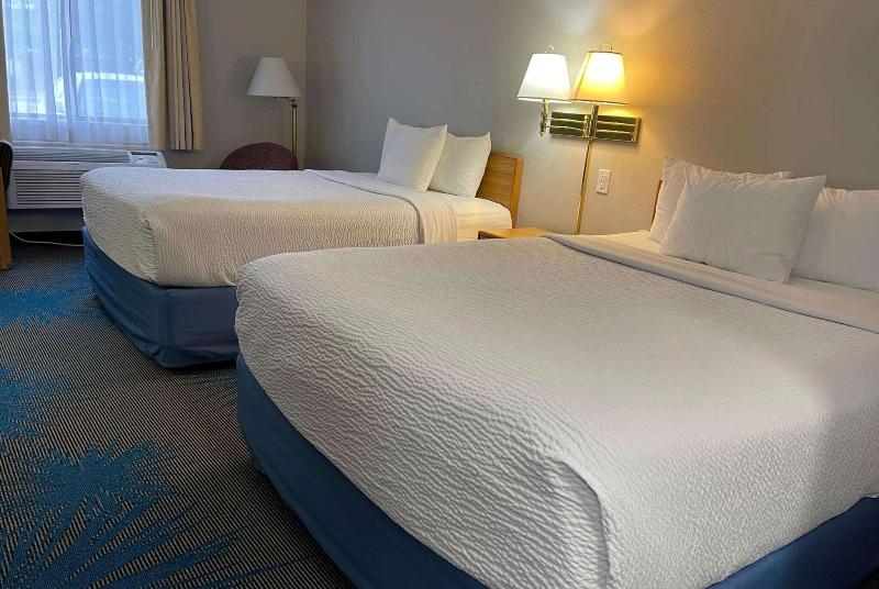 Days Inn by Wyndham Colby image