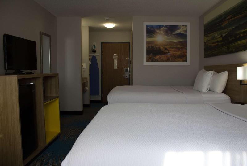 Days Inn by Wyndham Colby image