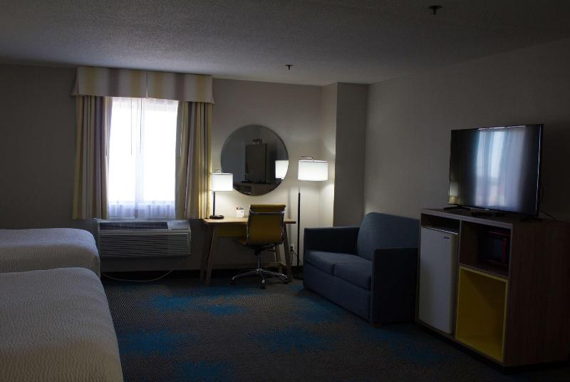 Days Inn by Wyndham Colby image