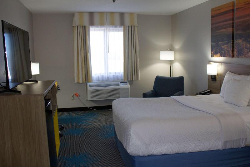 Days Inn by Wyndham Colby image