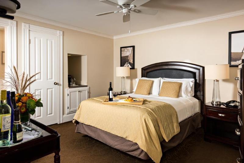 Crowne Pointe Historic Inn & Spa image