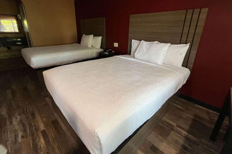 Baymont by Wyndham Manteca image