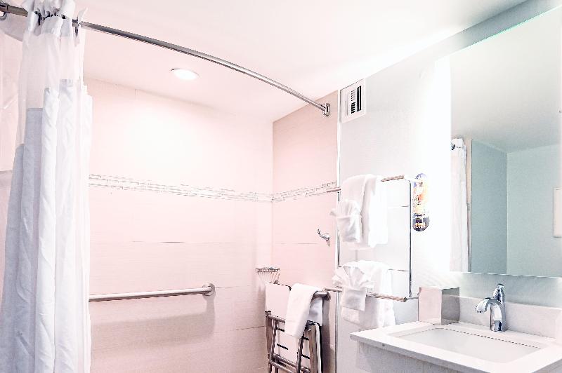 Holiday Inn Charlottesville-Univ Area By IHG 4