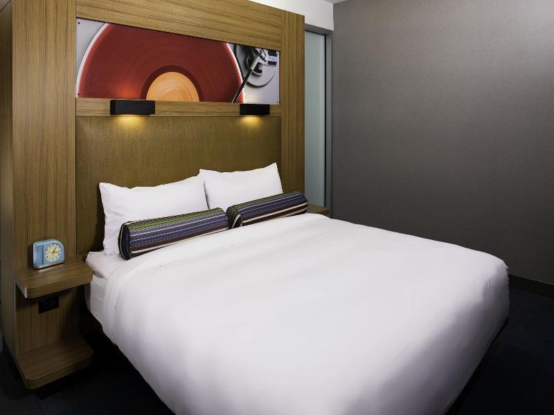 Aloft Cleveland Downtown image